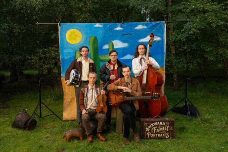 Awkward Family Portraits