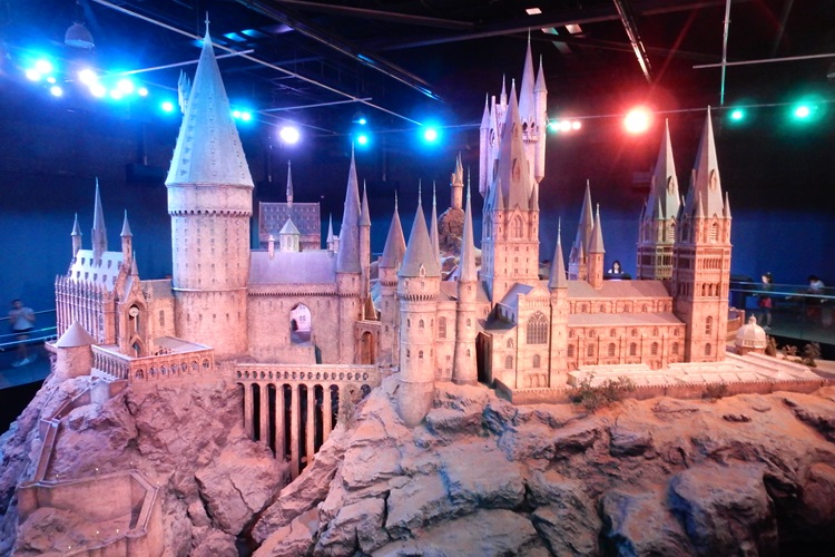 Supply chain cinema: producing global film workers