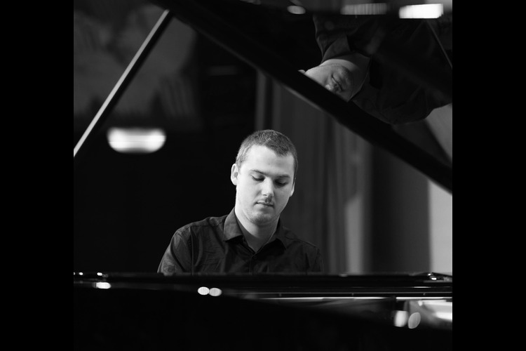 Lunchtime Concert by Phillip Leslie (piano)