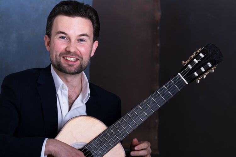 Lunchtime concert by Ian Watt